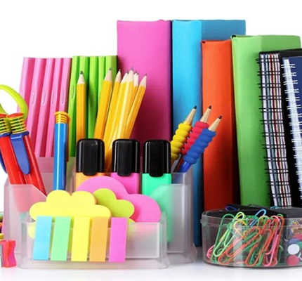 Supplies de bureau et scolaire